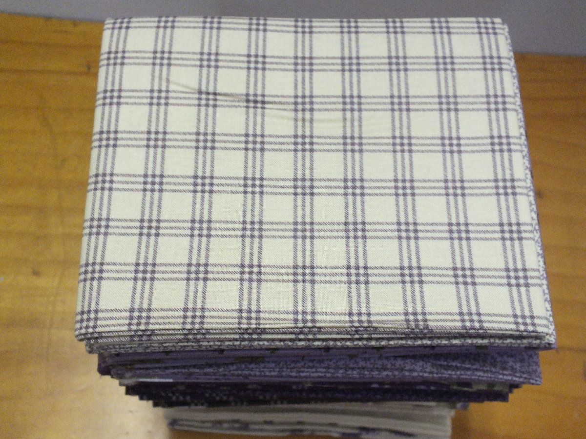 USA コットン Moda 生地 Lilac Ridger Fat Quarter Bundle 35枚 18”x22” 23-11-515_画像4