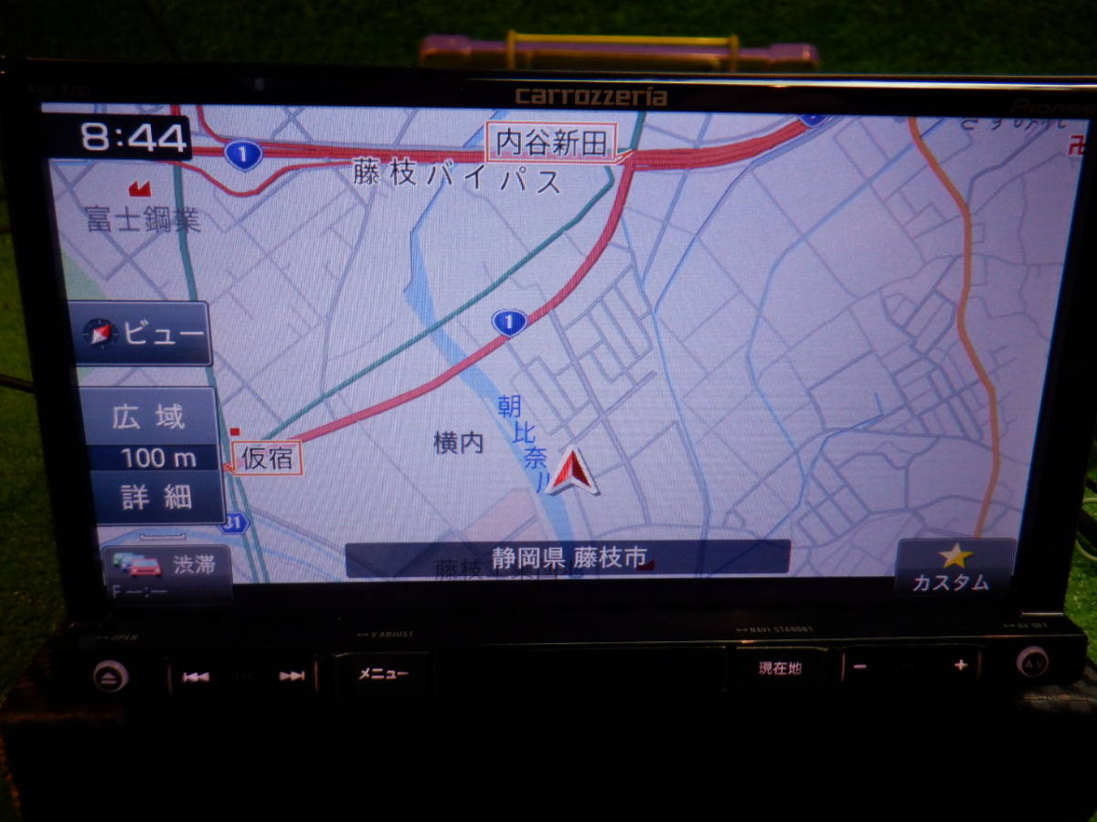 ★ Pioneer carrozzeria SDナビ AVIC-RZ03 7インチ 標準サイズ 地図データ2014年 TV/ワンセグ/ラジオ/CD/DVD/USB/iPod ★_画像2