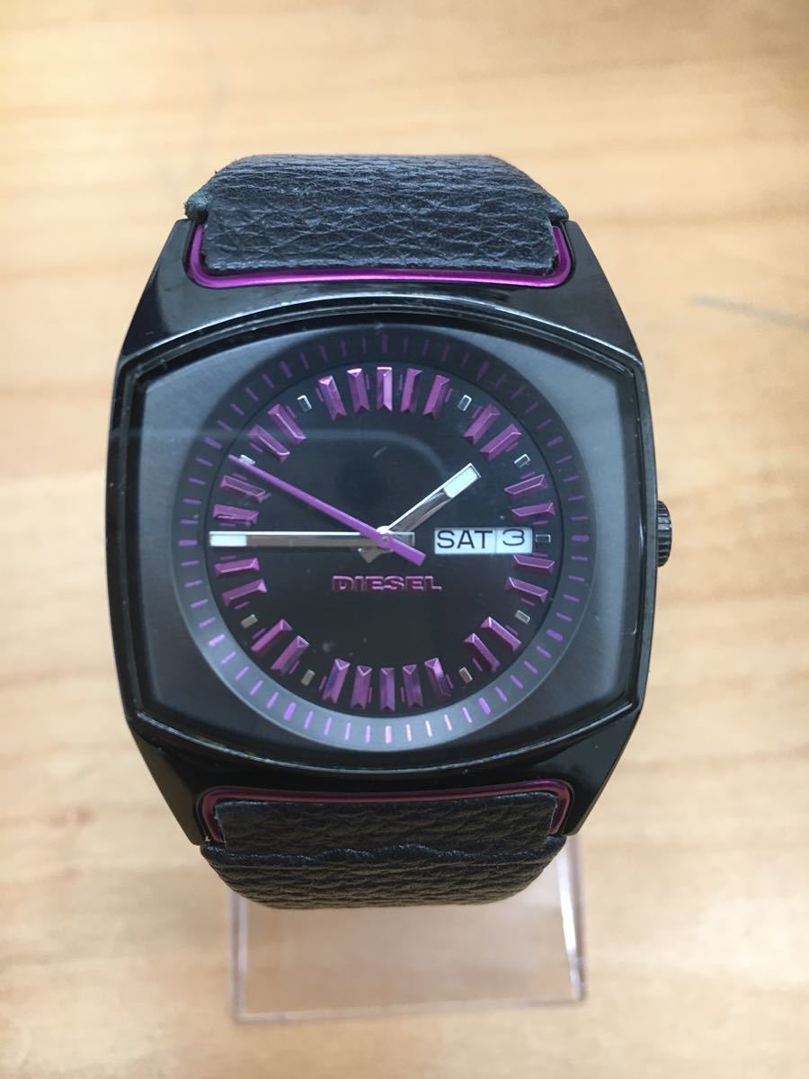 【b489】【稼働品・電池交換済み】DIESEL ディーゼル 腕時計 DZ-5166 メンズ 黒×ピンク_画像1
