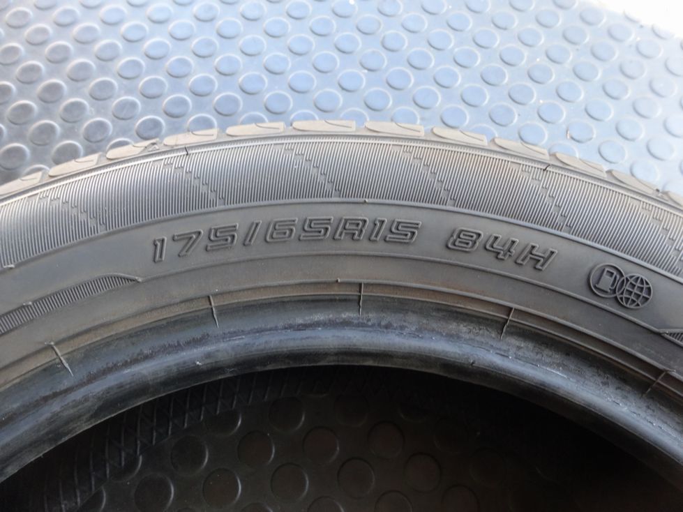 ダンロップ ENASAVE EC204 175/65R15 84H 中古タイヤ 1本 2022年製_画像4