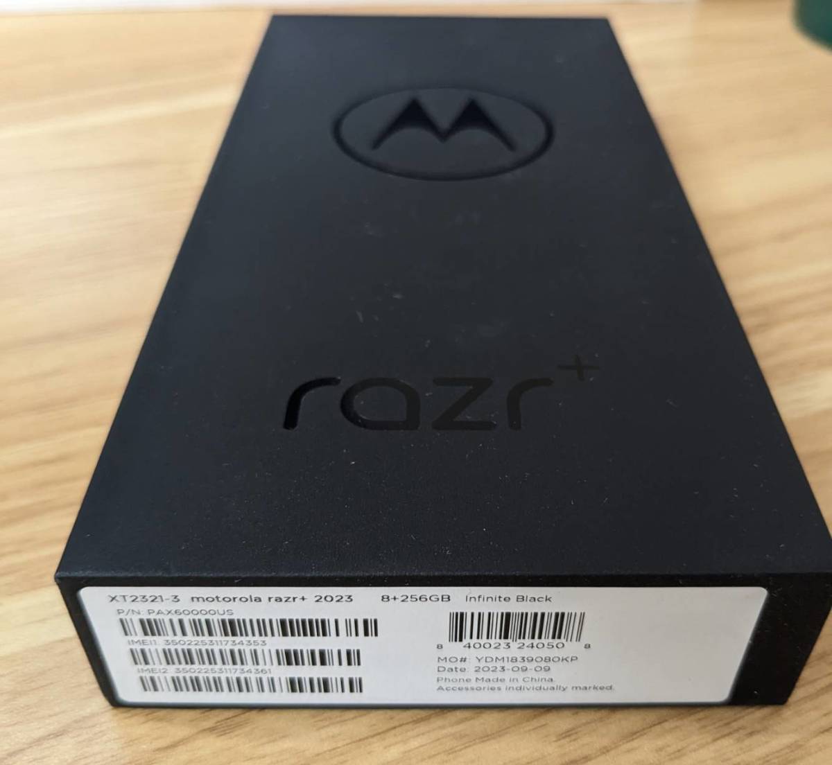 Moto razr+ (40 ultra) 2023　米国版　XT2321-3　8GB/256GB 未使用・未開封　SIMフリー　 インフィニットブラック_画像3