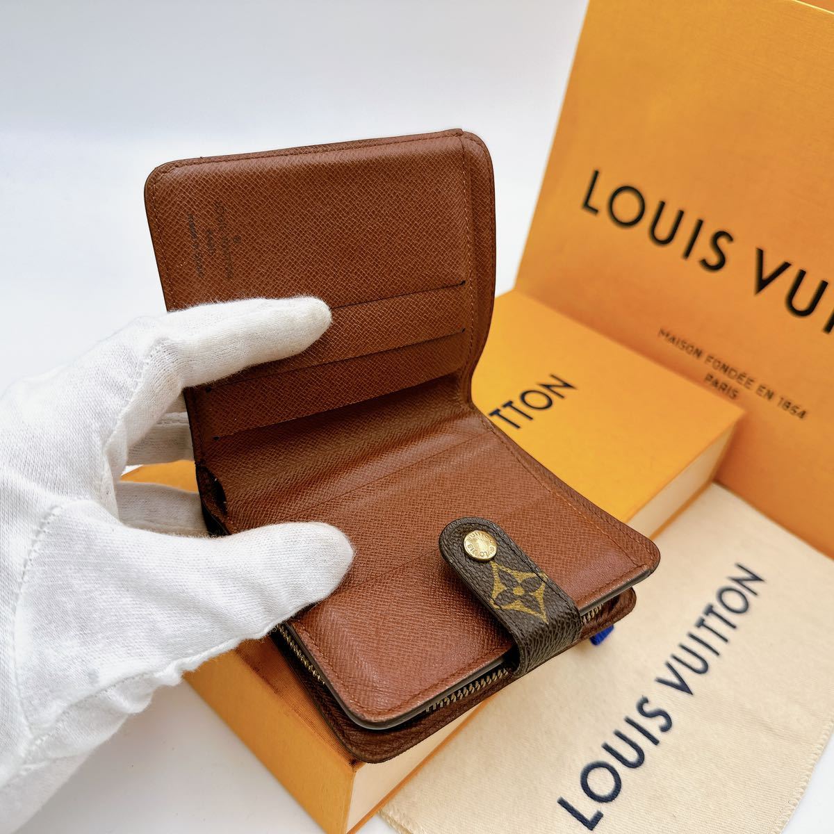 A2333【極美品】LOUIS VUITTON ルイヴィトン モノグラム コンパクト