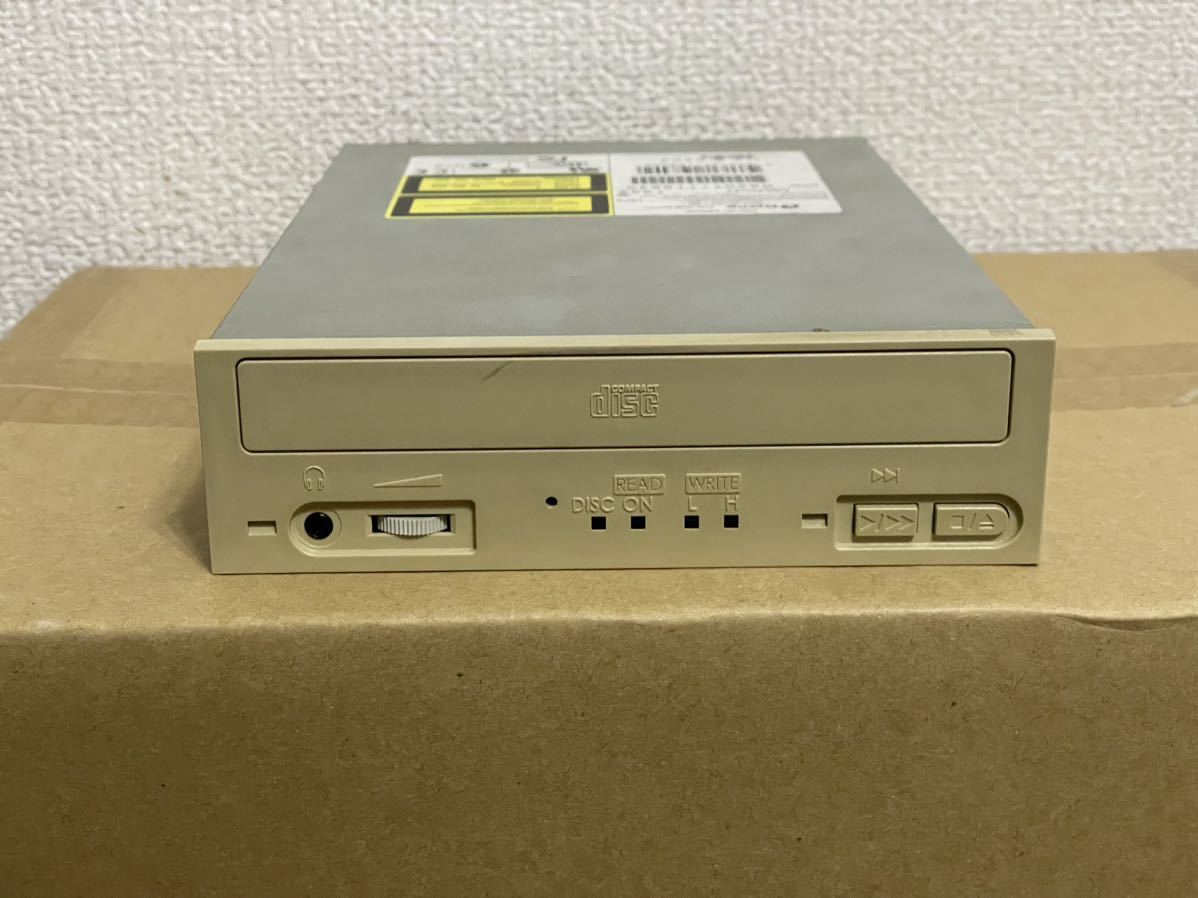 【動作確認済】Plextor PX-R820Ti TLA#503 8倍速SCSI CD-Rドライブ_画像1