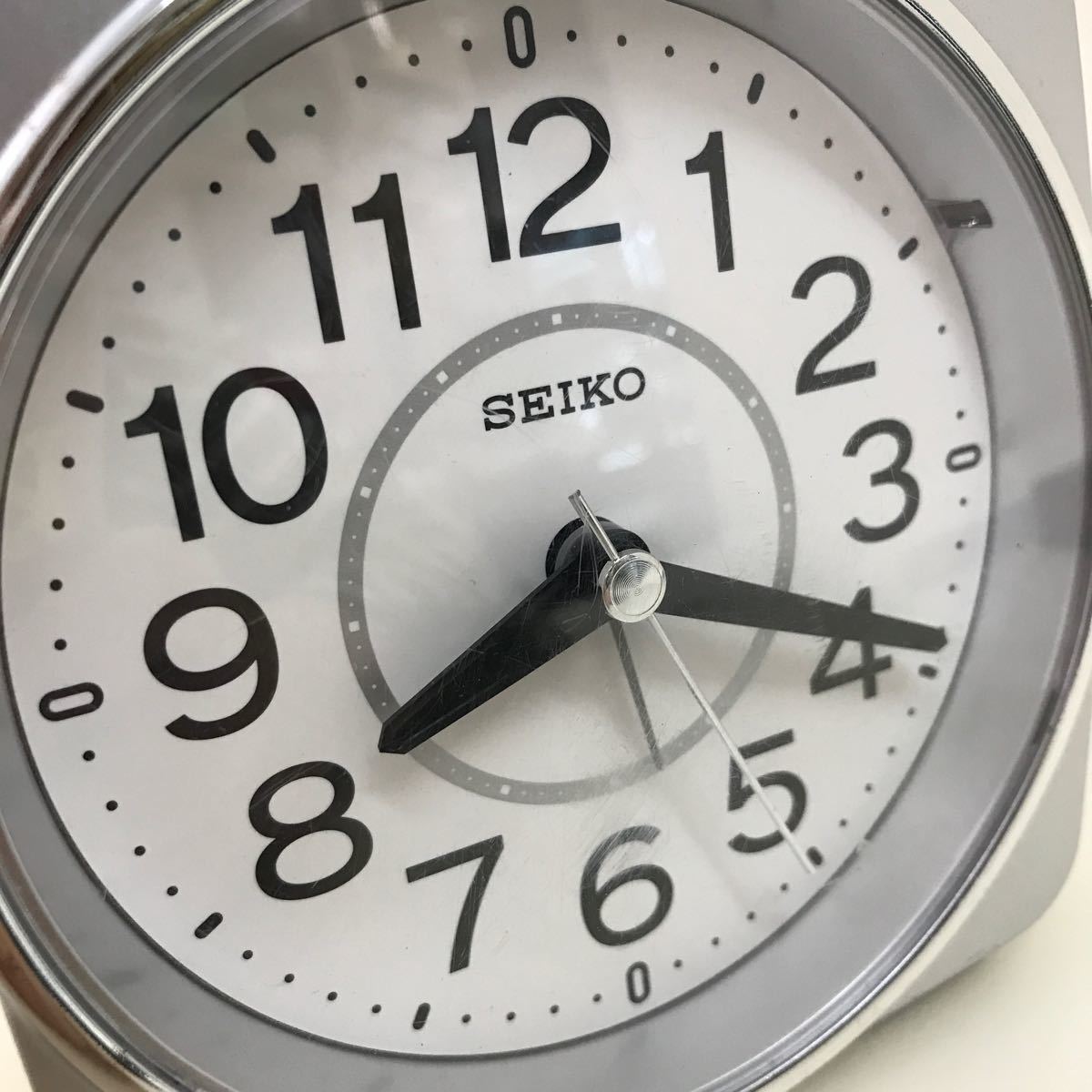 138　中古　100円スタート　SEIKO　セイコー　置き時計　KR335S　サイズ11cm正方形　稼働品（アラーム鳴りません）現状品　ジャンク_画像9