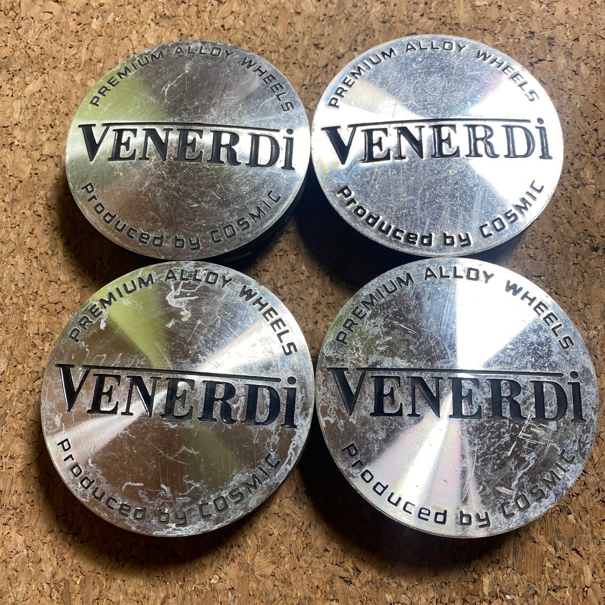 ★即決 送料無料★ Y007 VENERDI センターキャップ 64mm 4個セット ヴェネルディ シルバー_画像1