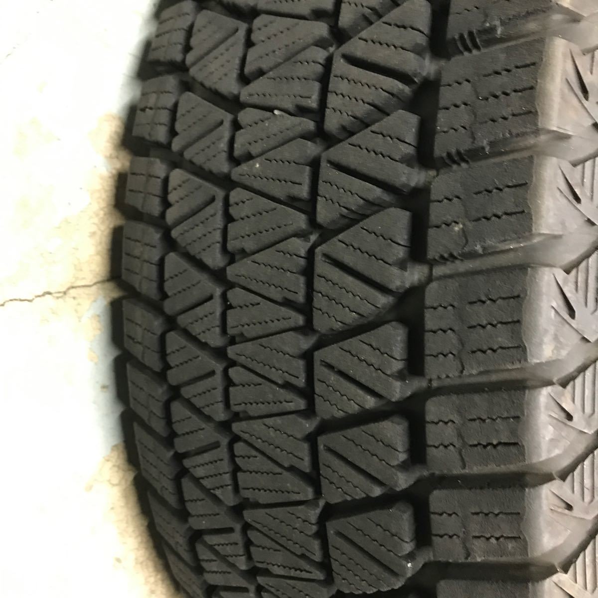 おすすめ！デリカD5で使用215/70R16スタッドレスタイヤホイール4本セットブリヂストン ブリザックDMV3 20年製_画像8