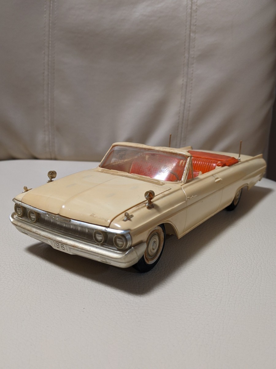 プラモデル完成品　1961フォードマーキュリー2ドア　オープンカー　_画像1