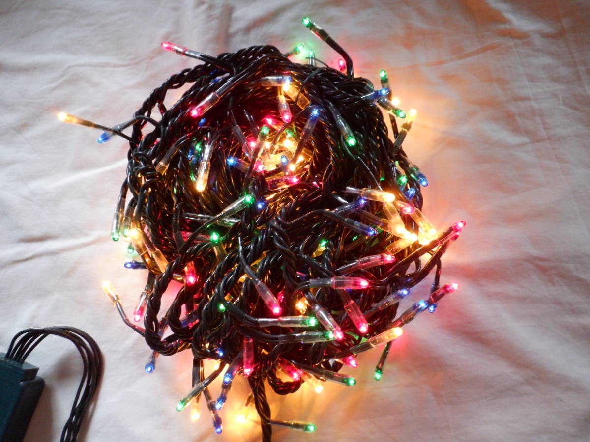 クリスマスライト　イルミネーションライト　２００球 　コントローラー付き　　カラー球（赤、青、黄、緑）　　新品同様　　箱入り_画像2
