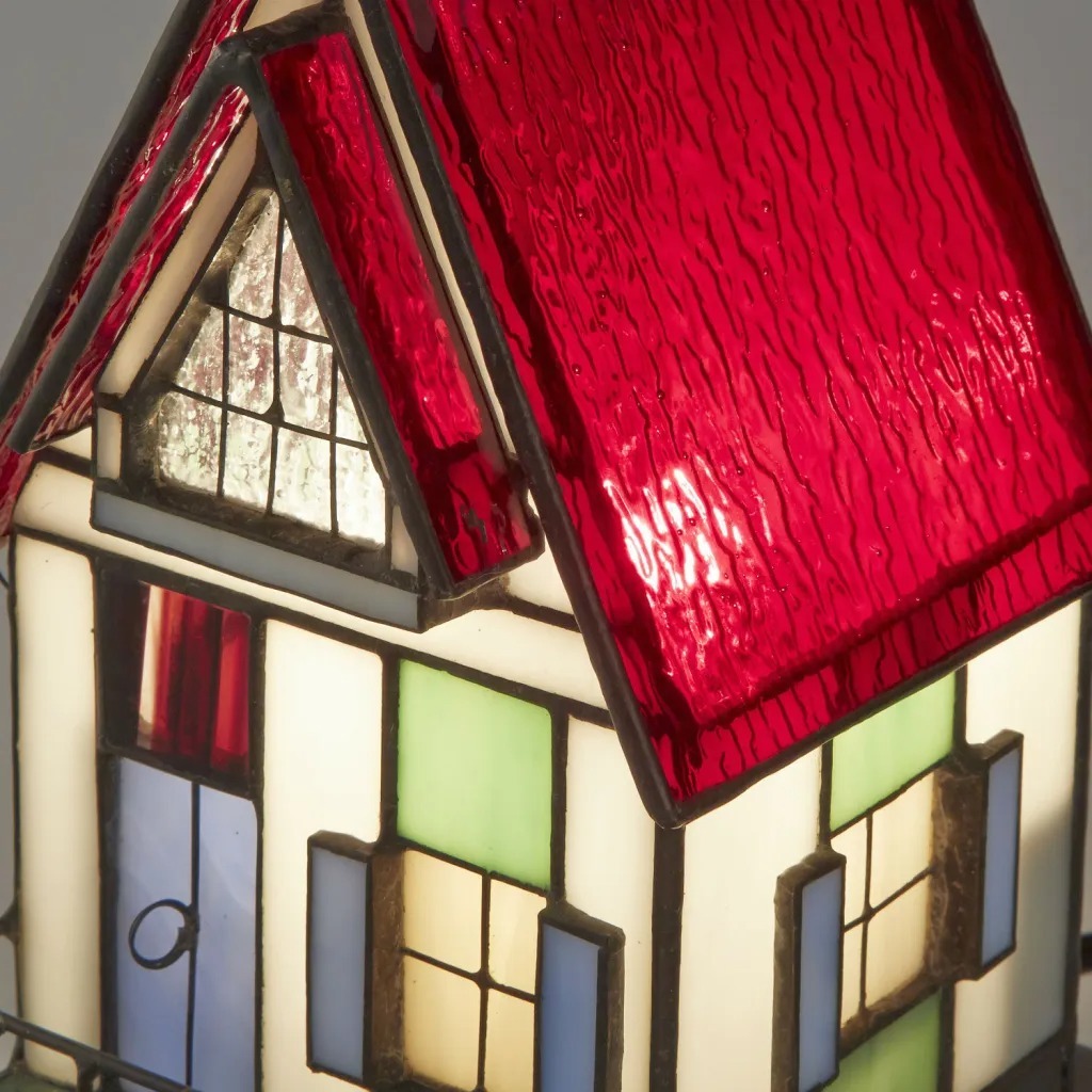 モダンアンティーク調　赤い屋根のお家のステンドグラスランプ　赤い屋根のおうちのテーブルランプ　赤い屋根のおうちのナイトランプ