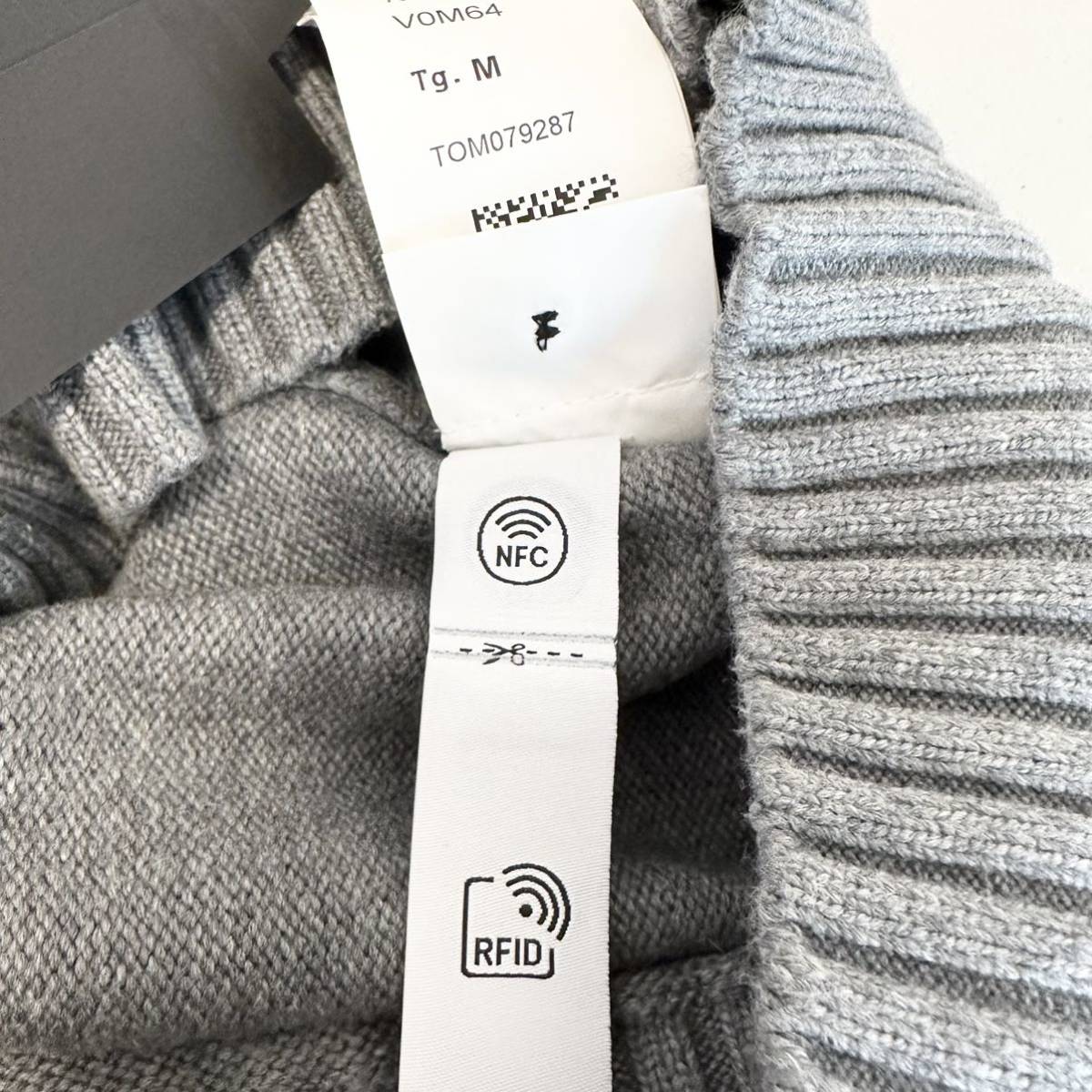 新品 stone island タートル ニットセーター ストーンアイランド 新品 stone island タートル ニットセーター ストーンアイランド