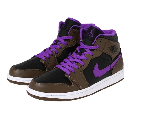 送料込み 新品 定価16500円 NIKE AIR JORDAN 1 MID - DQ8426-215 送料込み 新品 定価16500円 NIKE AIR JORDAN 1 MID - DQ8426-215