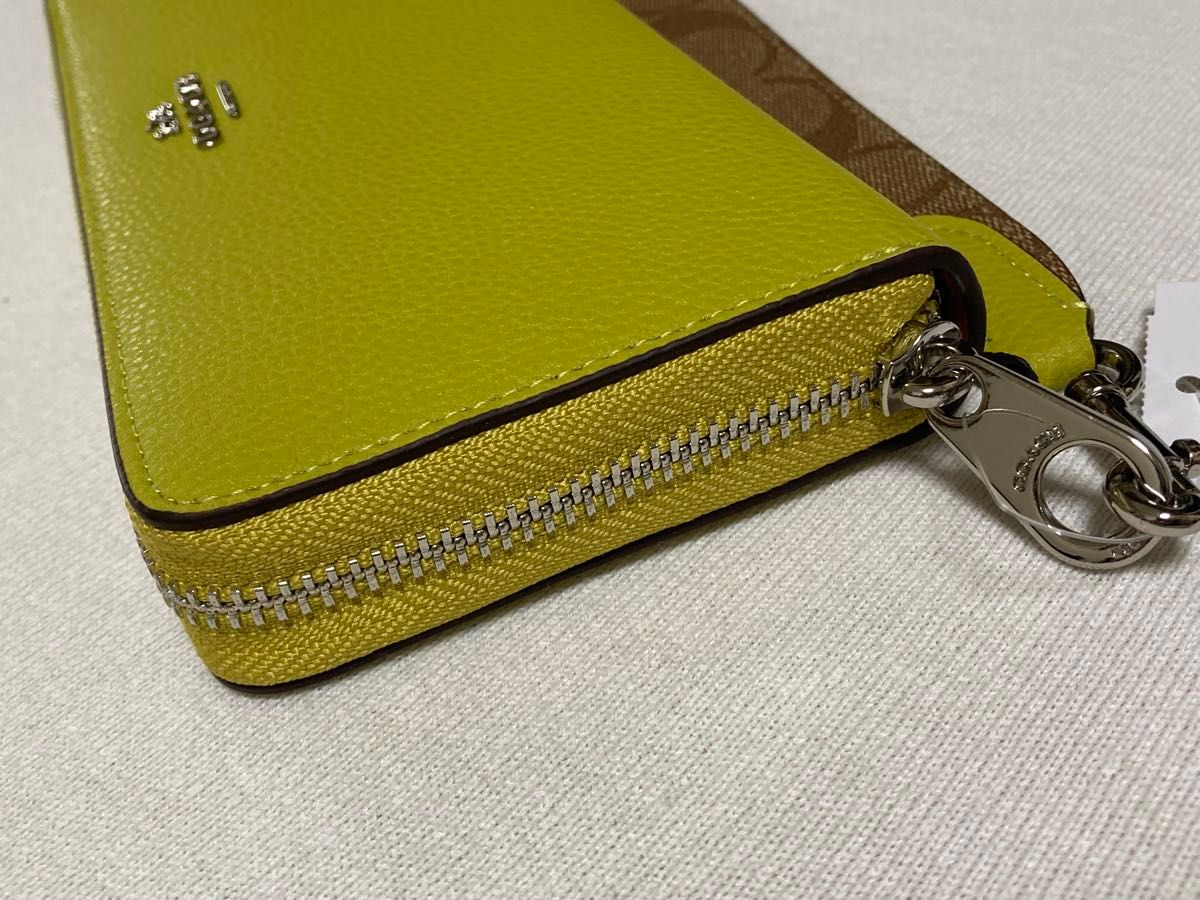 COACHコーチ 長財布 ジップウォレット シグネチャー　黄緑　イエローグリーン