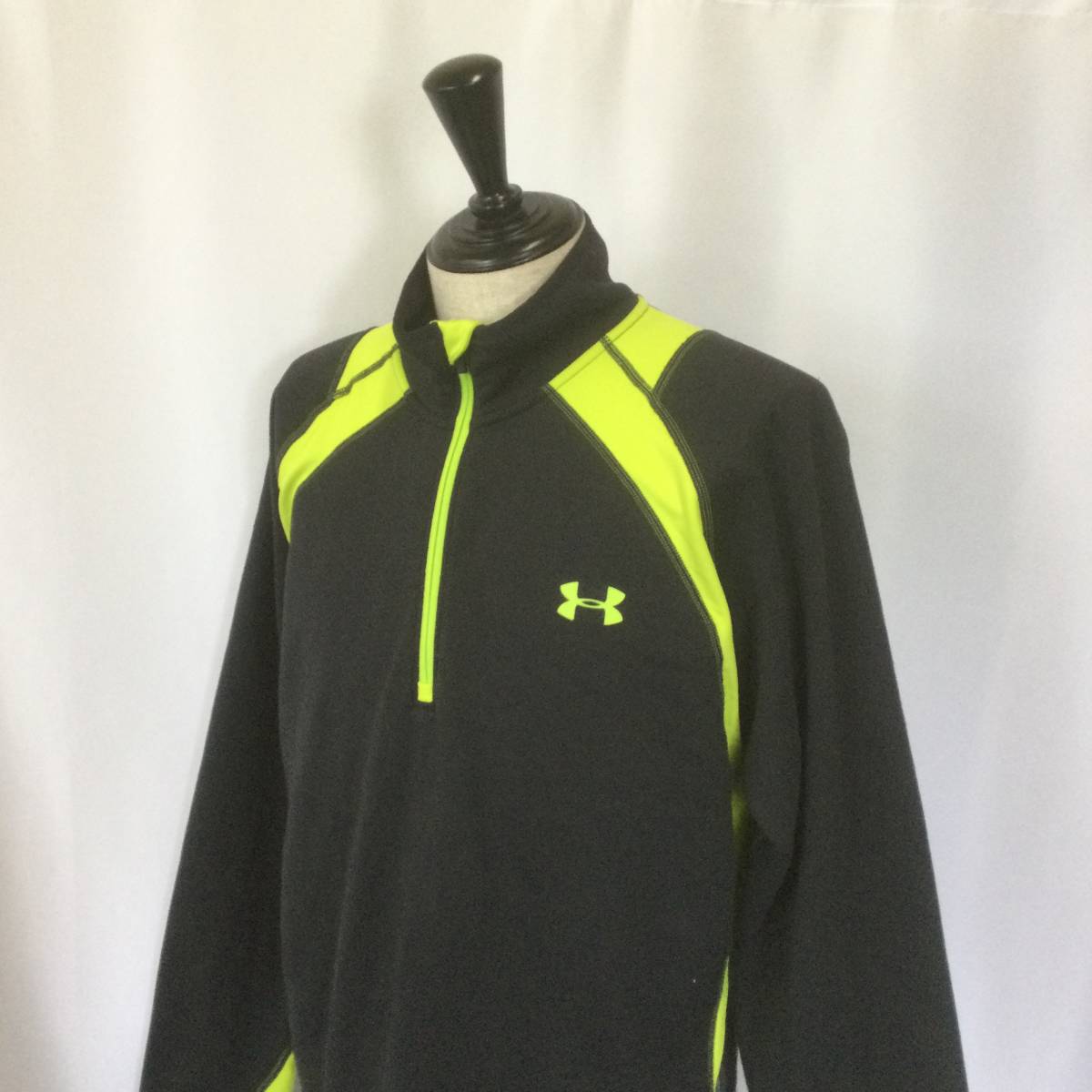 【N208】★UNDER ARMOUR★ アンダーアーマー ハーフジップ ジャージ XLサイズ 裏起毛 トレーニングウェア スポーツ 古着 古着卸_画像2