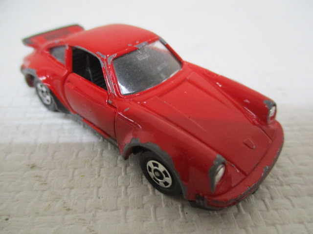 § 105 ミニカー　tomica TOMY トミカ トミー 1/61 No.F1 PORSCHE 930 TURBO ポルシェ ターボ 日本製 1979 検：模型 外国車シリーズ 乗用車_画像1