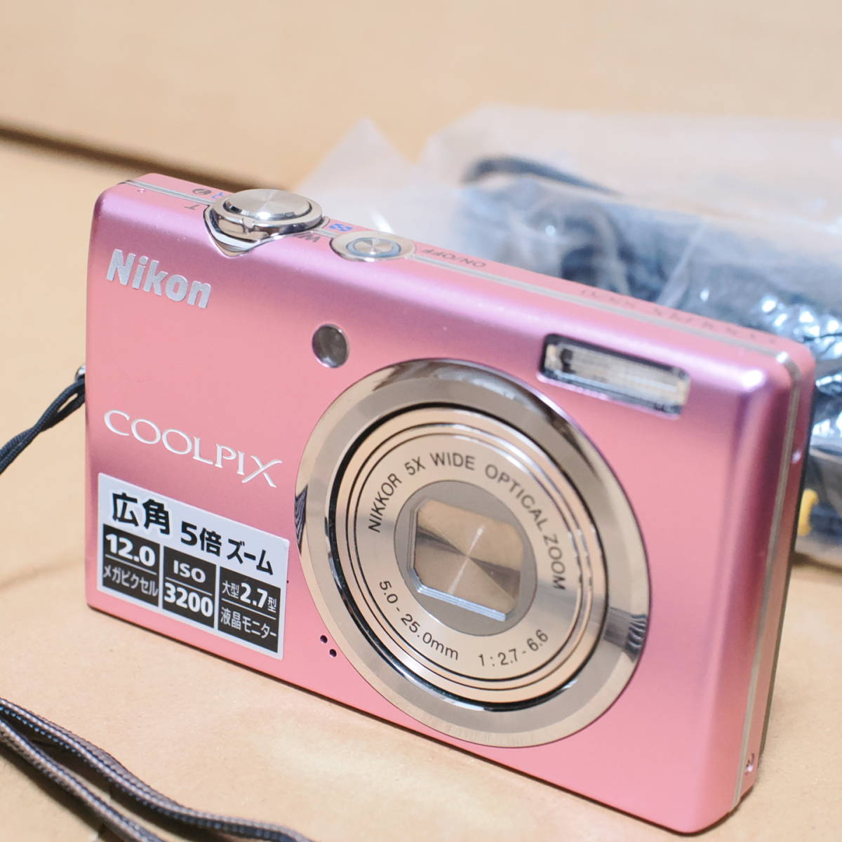 e) コンパクトデジタルカメラ COOLPIX S570 Nikon 1200万画素 充電器に難有_画像2