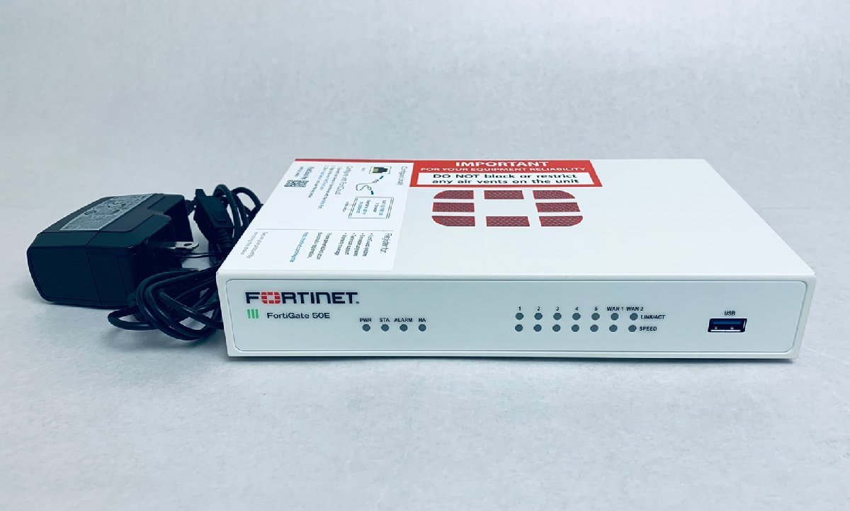 ライセンス期限:2024/08/31 ＜中古Sランク 清掃済 美品＞ FORTINET FORTIGATE-50E FG-50E UTM 初期化済 送料無料 領収書発行可_画像1