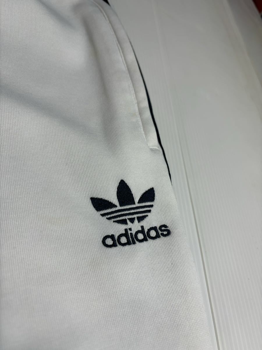 魅力の】 adidas アディダスオリジナルス 白×黒 三つ葉 トレフォイル