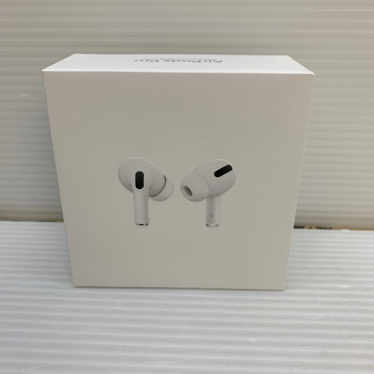 MIN【中古品】 MSMK 1円～Apple AirPods Pro with Wireless Charging Case 第1世代 MWP22J/A 〈93-231219-YF-13-MIN〉_画像1