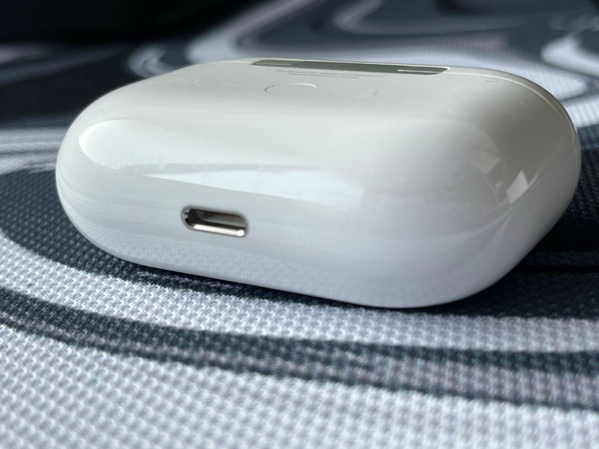 美品】Apple AirPods Pro 第1世代 充電ケース 充電ケースのみ アップル