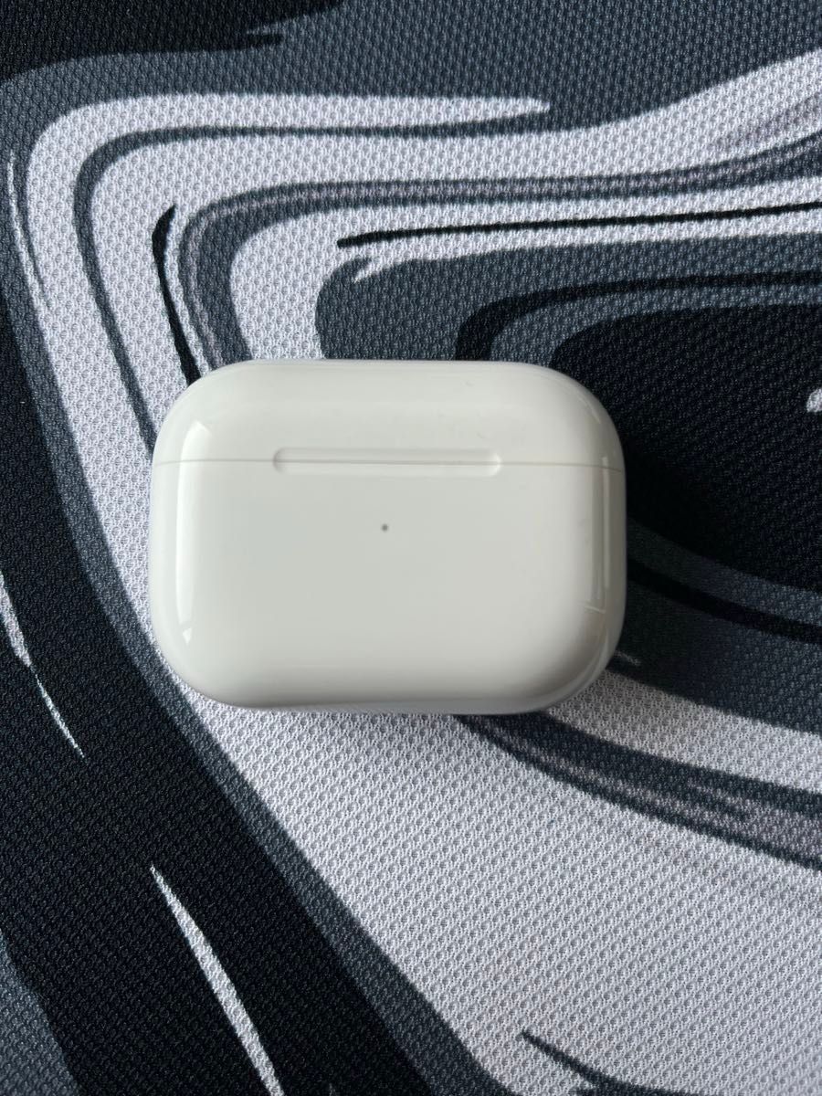 美品】Apple AirPods Pro 第1世代 充電ケース 充電ケースのみ アップル