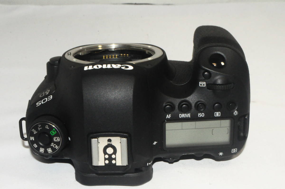 極上品 Canon キヤノン デジタル一眼レフカメラ EOS 6D Mark II 10709_画像2