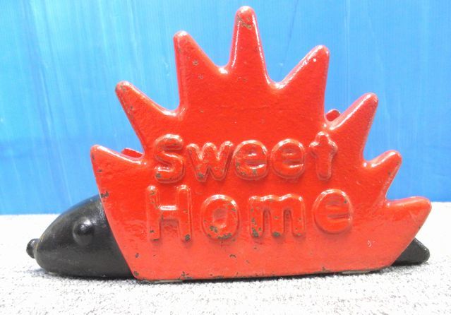 [YU422]Sweet Home sweet Home hedgehog type iron made ornament objet d'art interior . weight use unknown door stopper needle .HEDGEHOG