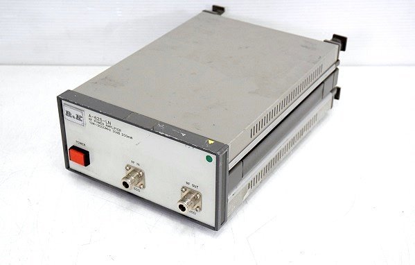 R&K RFパワーアンプ 増幅器 RF POWER AMPLIFIER 10M～3000MHz 30dB 200mW■A-625-LN 中古_キズ・汚れ・クスミ・塗装剥がれあり。
