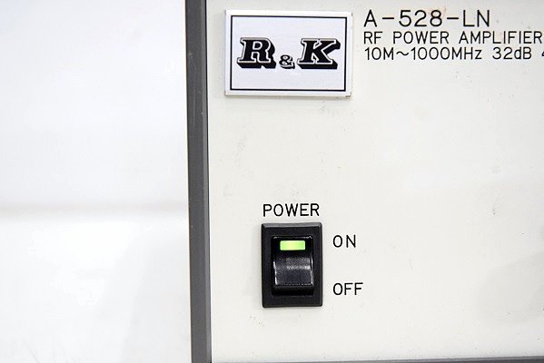 R&K RFパワーアンプ 増幅器 RF POWER AMPLIFIER 10M～1000MHz 32dB 400mW■A-528-LN 中古_画像3