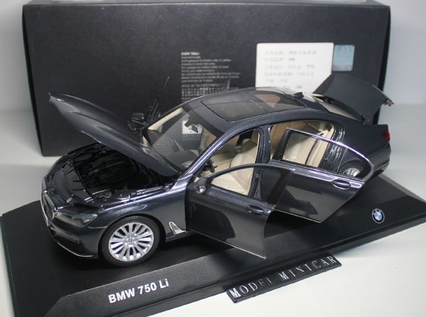 ▲全開閉！Grey！金属製！BMW特注 1/18 BMW 7 750Li 新品 760_画像1