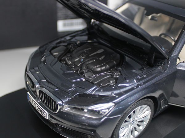 ▲全開閉！Grey！金属製！BMW特注 1/18 BMW 7 750Li 新品 760_画像7