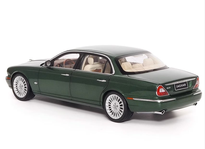 ▲金属製！Green！限定品！Almost Real 1/18 JAGUAR ジャガー XJ XJ6 X350 新品 AR_画像4