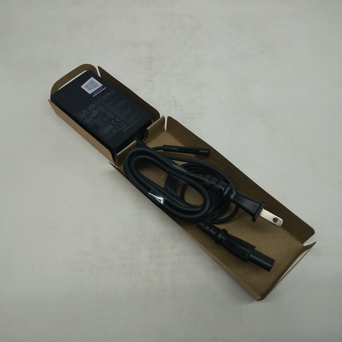 ◎Microsoft 純正 65W ACアダプタ Model：1706 Surface Pro/Surface Laptopシリーズ等に対応◎送料無料◎1101e5_画像1