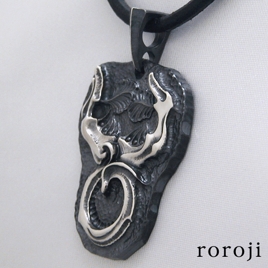 PT49-1-a：ペンダント・トップ/pendant top　roroji・ロウロウジ　「牡牛座/Taurus」4/20～5/20_左側面