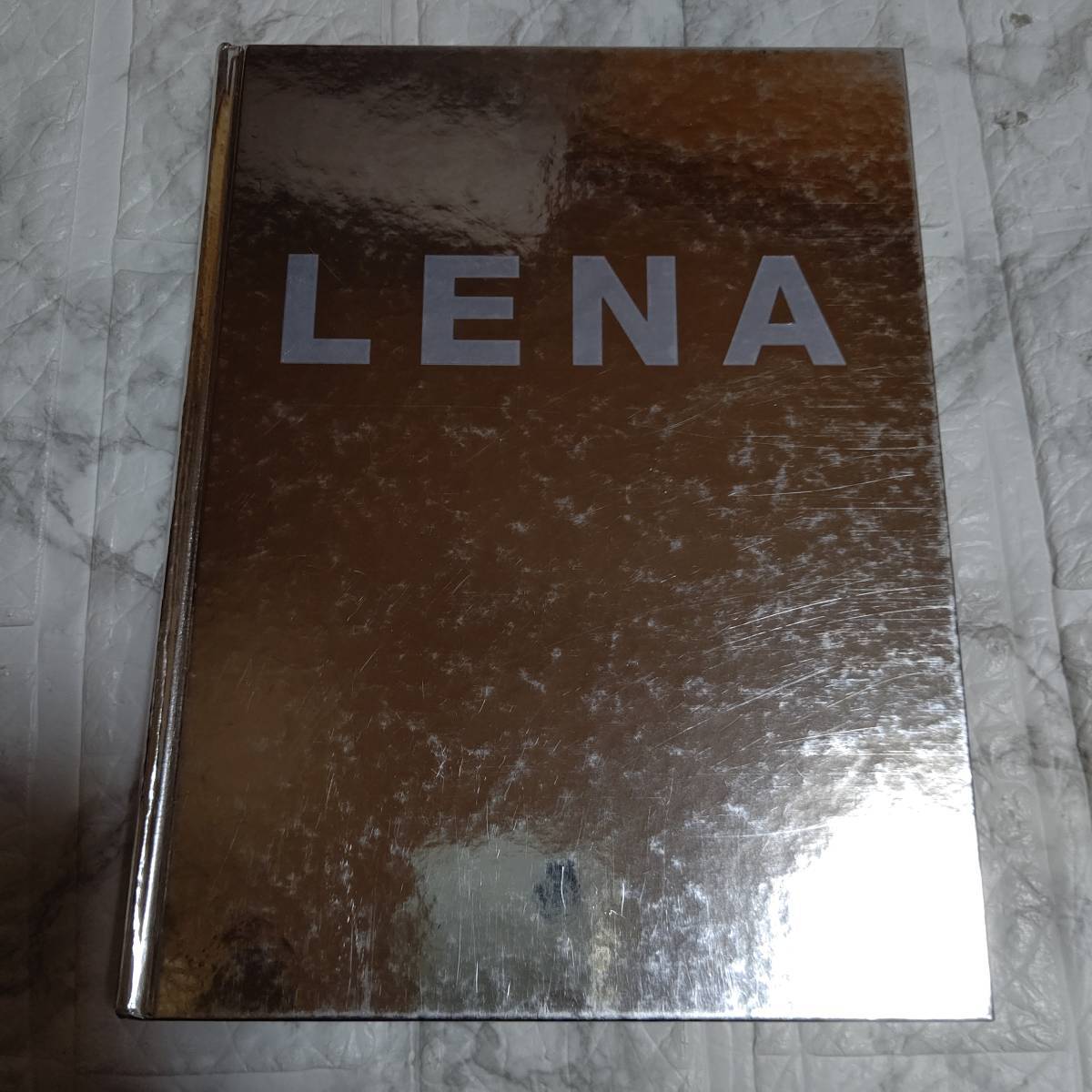 初版 初回限定特典付き 藤井リナ写真集　Lena 1st photo book Lena Fujii セミヌード 下着_画像5