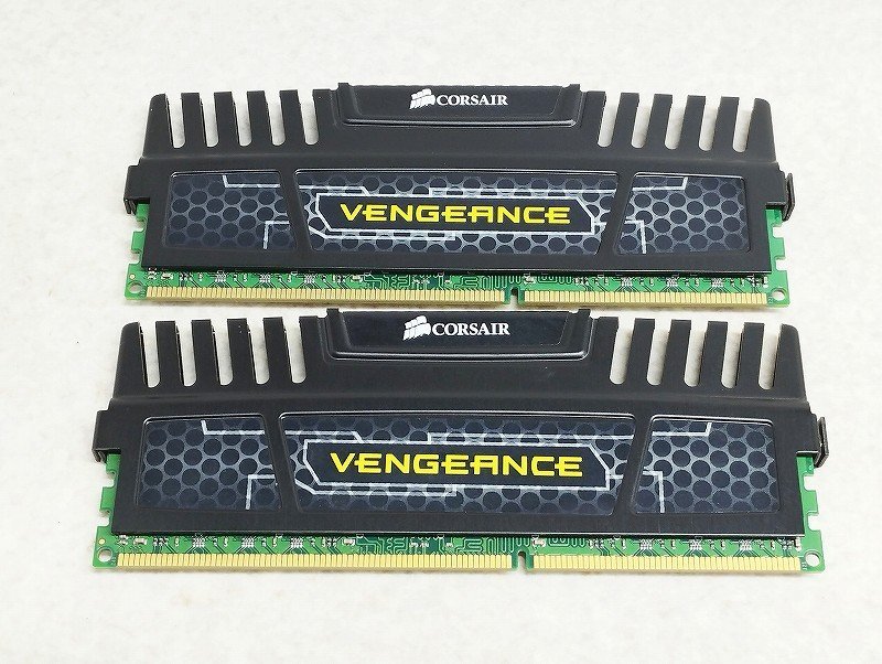CORSAIR VENGEANCE メモリ CMZ16GX3M2A1600C10 DDR3 16GB ジャンク_画像1