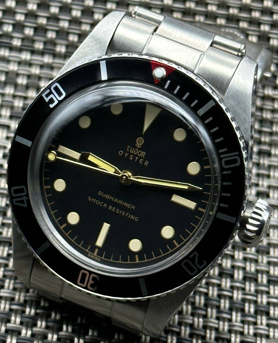 ビンテージTUDOR ８ｍｍデカリューズ ノンガード ボンドモデル小薔薇サブマリーナ OH済 7924 赤TOPベゼル Black＆GOLDミラーダイヤル!!_画像1