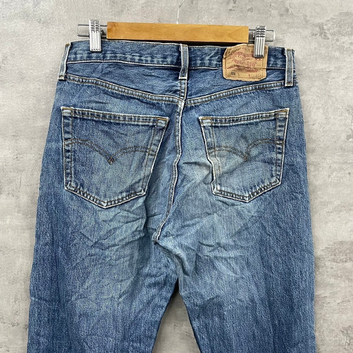 Levi's501 ブルー ボタンフライ デニムジーンズパンツ W31L32 実寸W30in 赤タブ 5010101 USA 海外輸入 古着 LK10695_画像4