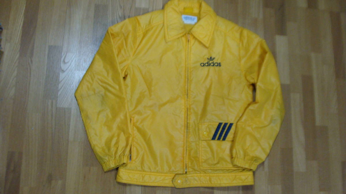 80s ヴィンテージ adidas アディダス ナイロンジャケット デサント 黄色　中綿_画像1