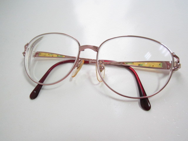 01A◆極上　美品　Yves Saint Laurent　Paris　Ti-P　30-6650　イヴサンローラン　ボストン型　メタリックピンクｘレッド系　眼鏡_画像2