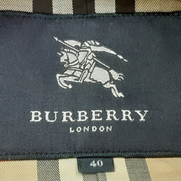 バーバリーロンドン Burberry LONDON トレンチコート サイズ40 L - 黒 レディース 長袖/冬/ネーム刺繍 コート_画像3