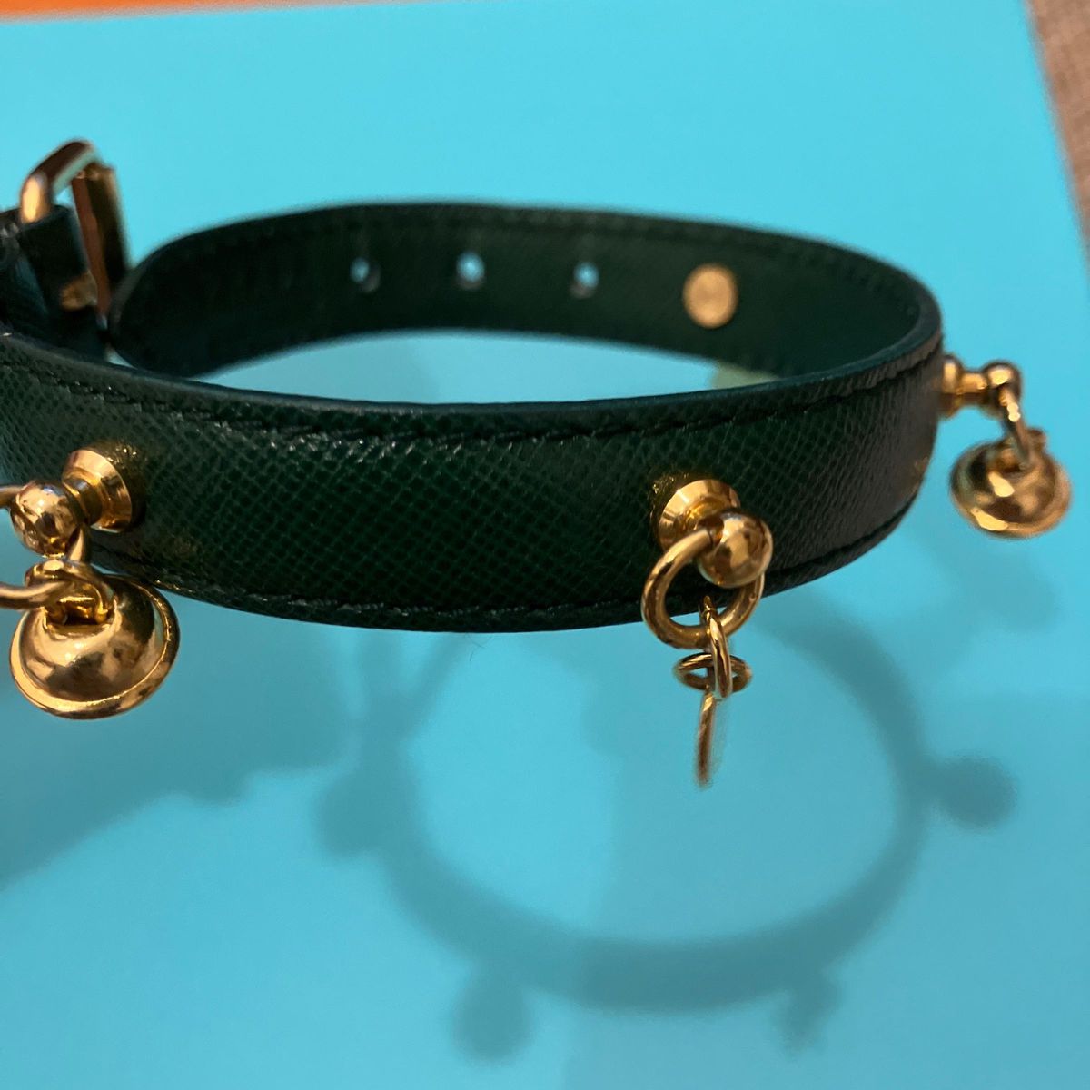 美品 プラダ PRADA グリーン ゴールド レザー バングル 美品 プラダ PRADA グリーン ゴールド レザー バングル