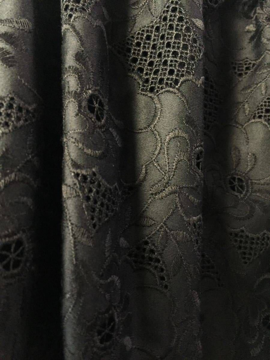 handmade::クィーンサイズ黒花柄レース刺繍シャーリングハイネックゆったりワンピース:北欧英国ハンドメイドゆったりブラックタートル_画像2