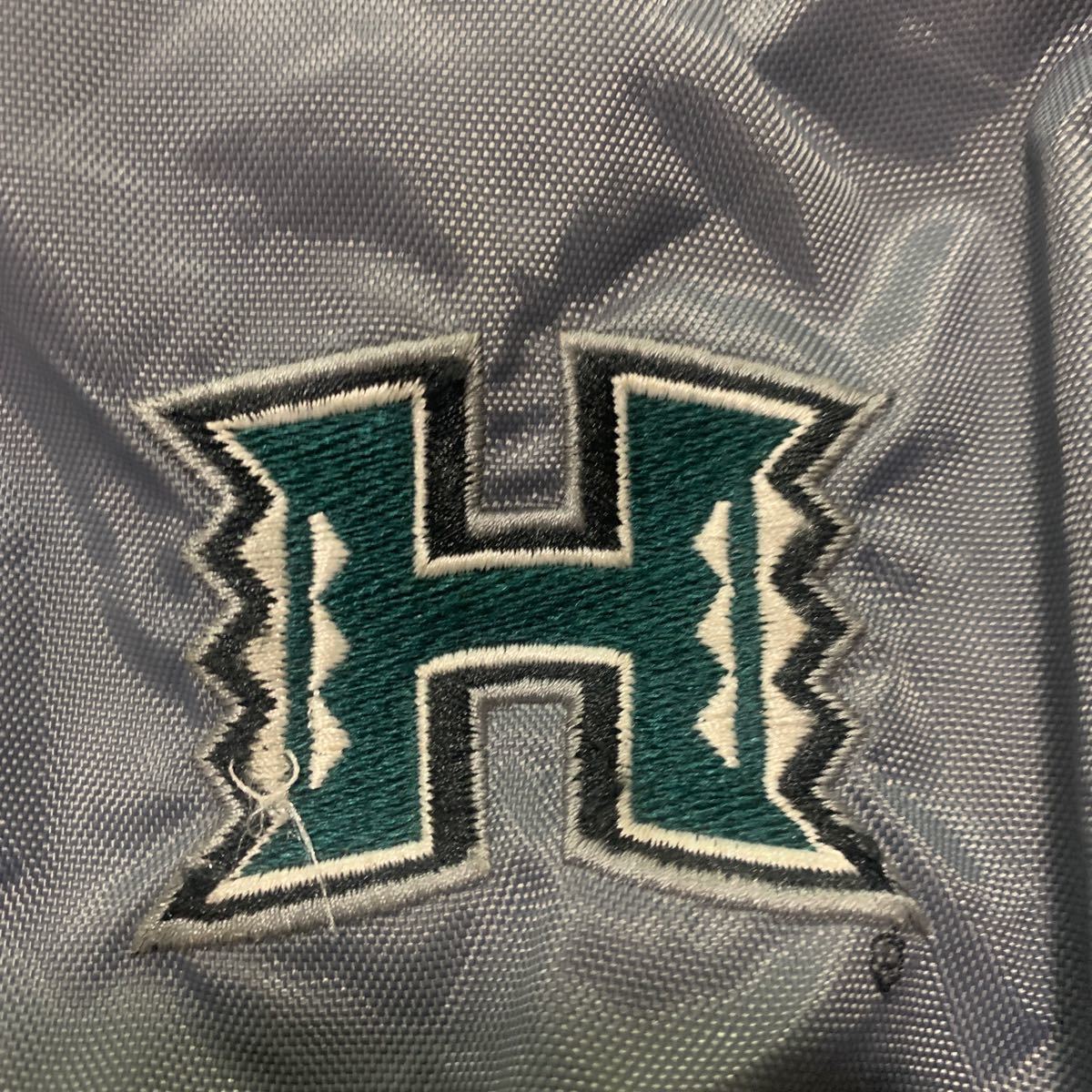 希少 アンダーアーマー ハワイ大学 巾着 リュックサック UNDER ARMOUR グレー Hawaii ハワイアン アメリカンフットボール_画像2