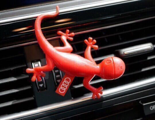 Audi ゲッコー 赤 純正 芳香剤 gecko エアフレッシュナー レッド アウディ フレグランス A1 A3 A4 A5 A6 A7 A8 Q2 Q3 Q5Q7Q8 TT R8 quattro_画像2
