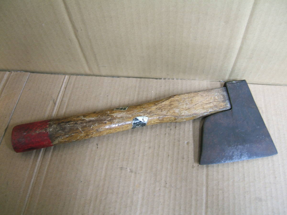  used gold . axe .. ono total length approximately 330mm firewood tenth mountain work worker for mountain . hand axe old ..387