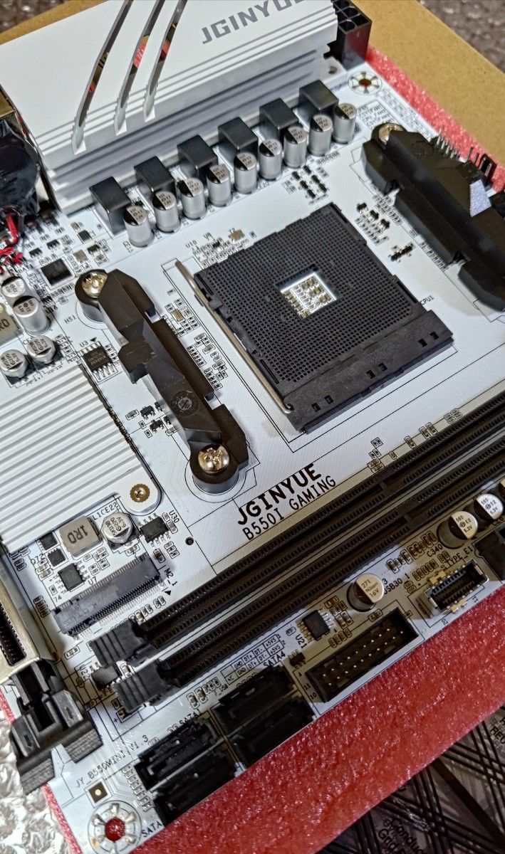 ほぼ新品 JGINYUE B550i GAMING Mini-ITX AM4 ホワイト M 2 x 2 ほぼ新品 JGINYUE B550i GAMING Mini-ITX AM4 ホワイト M 2 x 2