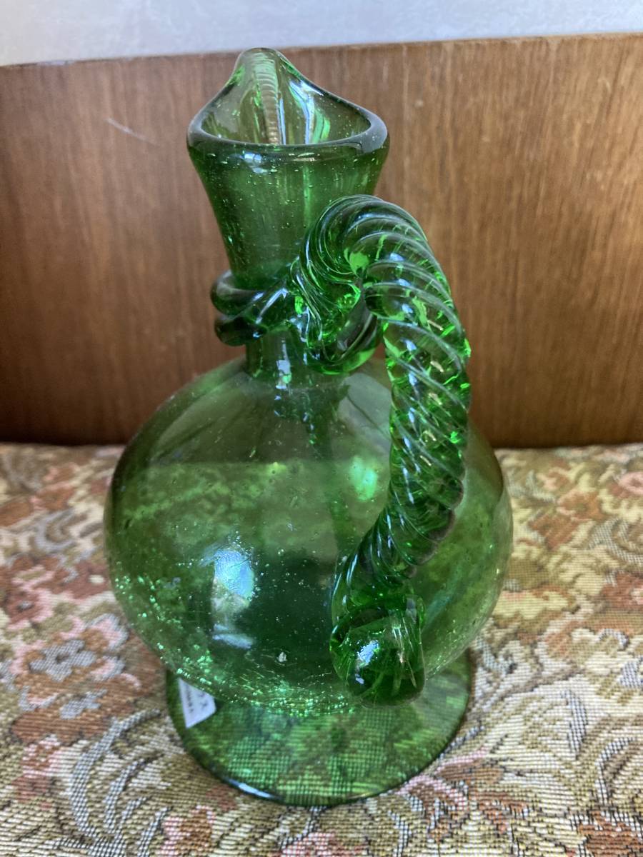 琉球民芸ガラス　琉球ガラス　花瓶　花器　淡いグリーン　高さ約17㎝_画像4
