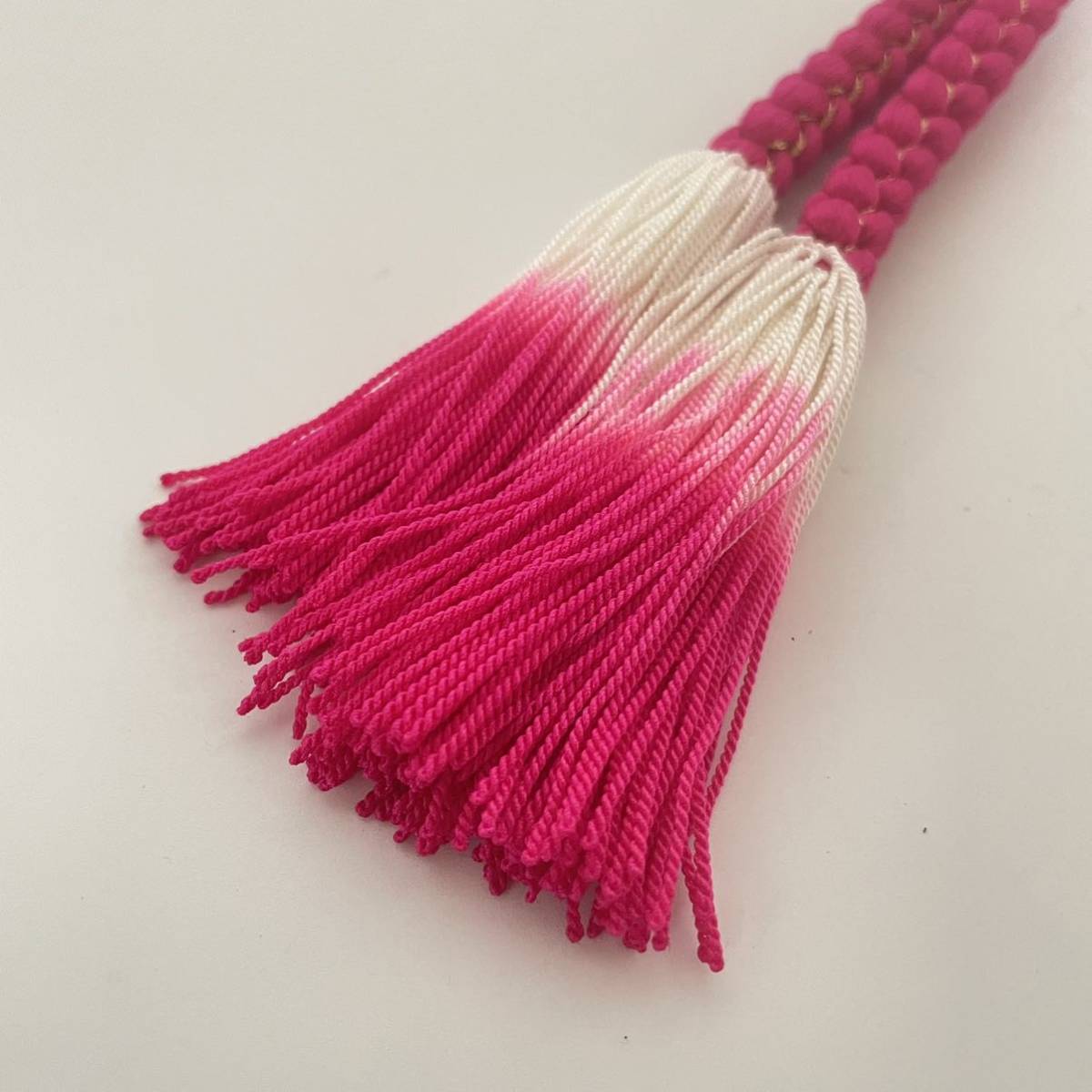 ●きもの翠● 美品 帯揚げ 帯締めセット 可愛い ピンク色 和装小物 和服 着物 和装 金糸 帯揚 帯〆 正絹 #Y233_画像9