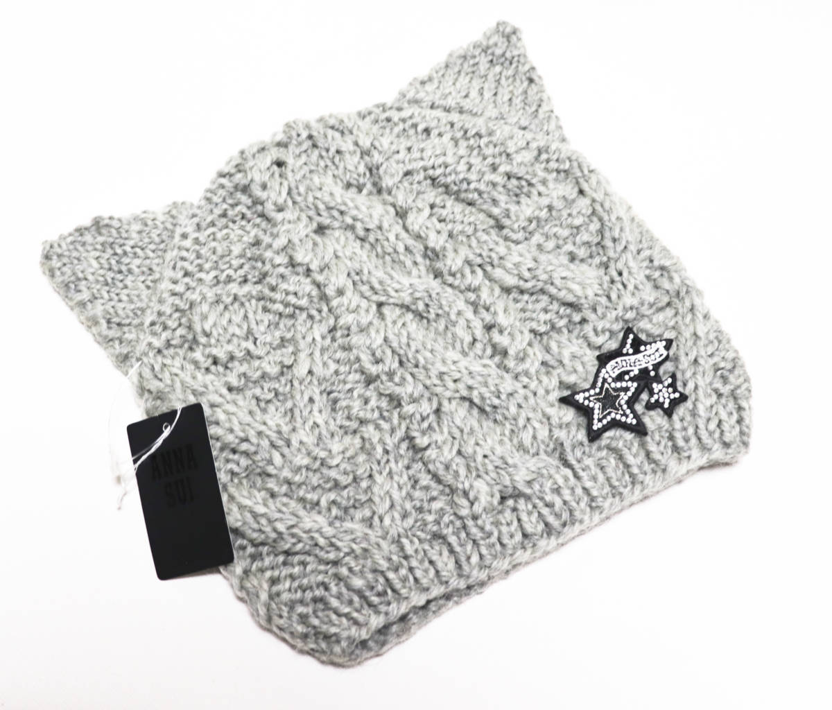 ANNA SUI アナスイ》新品 ざっくり編み ブローチ付き ネコ耳 ANNA SUI アナスイ》新品 ざっくり編み ブローチ付き ネコ耳