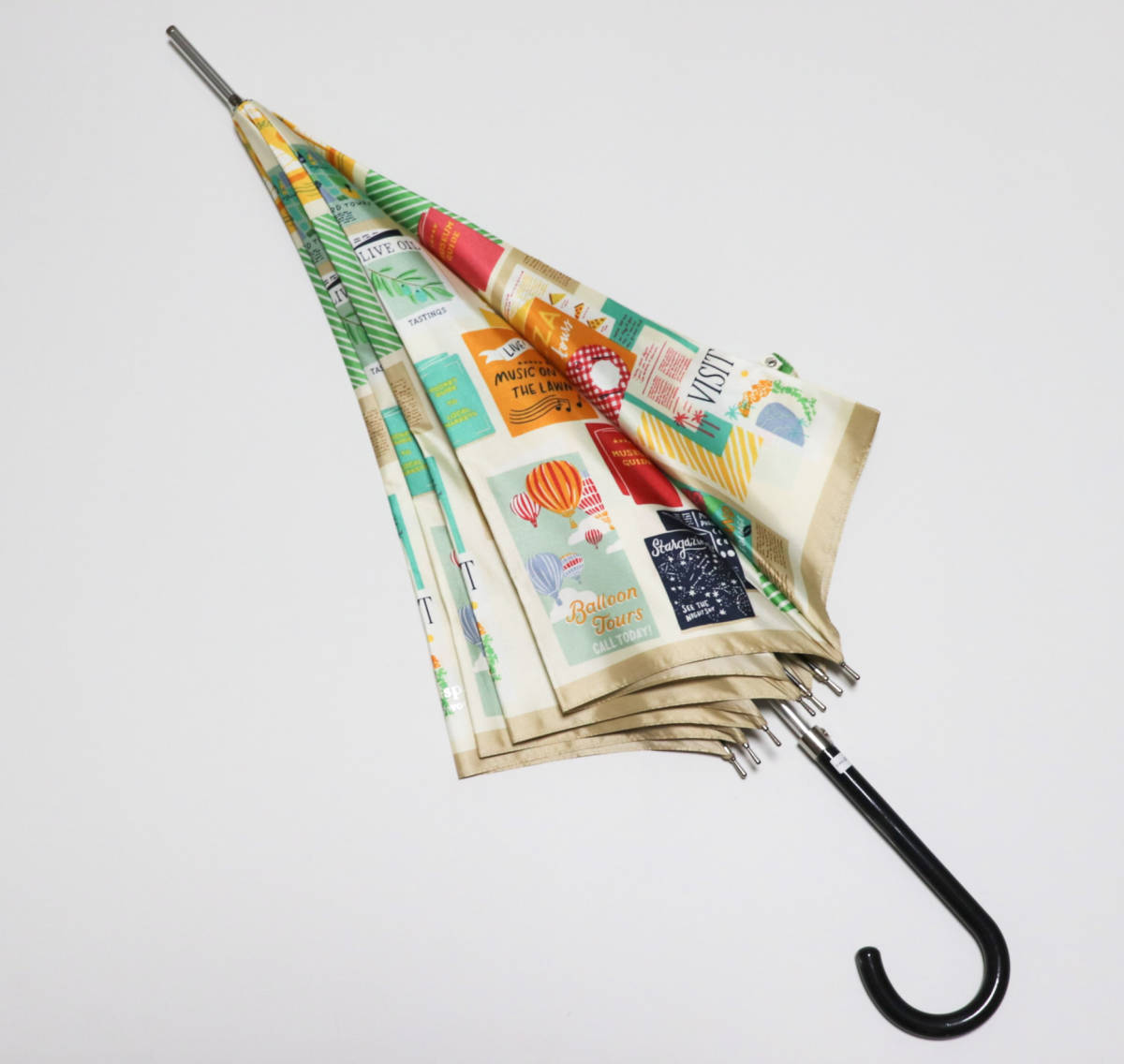 《kate spade ケイトスペード》新品 高い縫製技術 ポスター・パンフレット柄 長傘 雨傘 8本骨 A8101_画像6